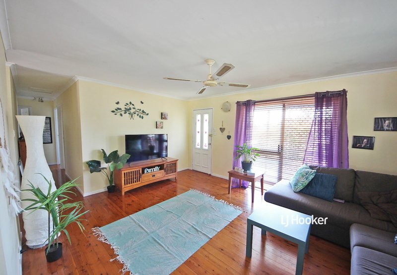 Photo - 10 Claragh Court, Kallangur QLD 4503 - Image 4