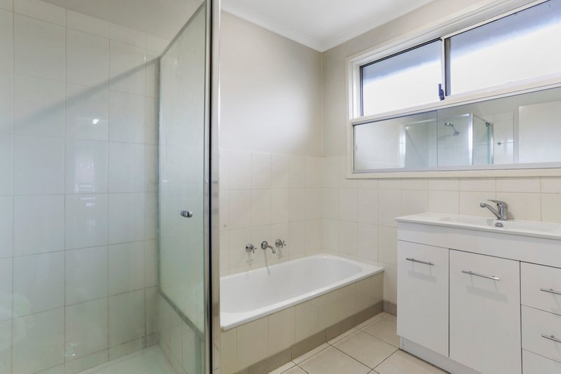 Photo - 10 Claremont Crescent, Keysborough VIC 3173 - Image 7