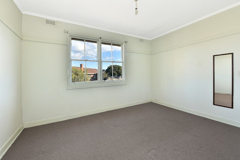 Photo - 10 Claremont Street, Coburg North VIC 3058 - Image 5