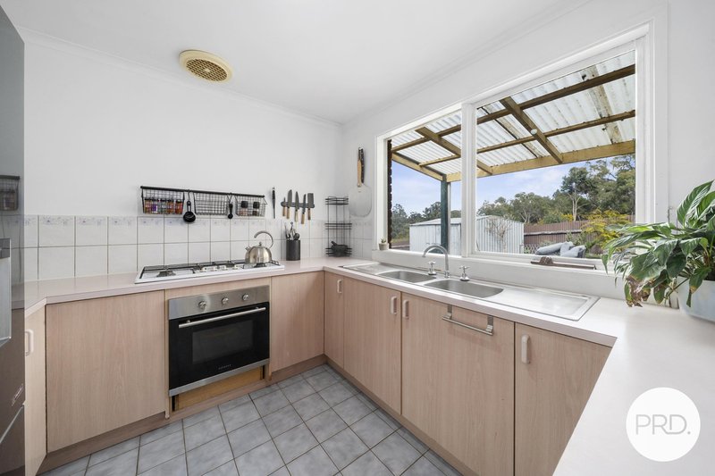 Photo - 10 Clarey Avenue, Seymour VIC 3660 - Image 5