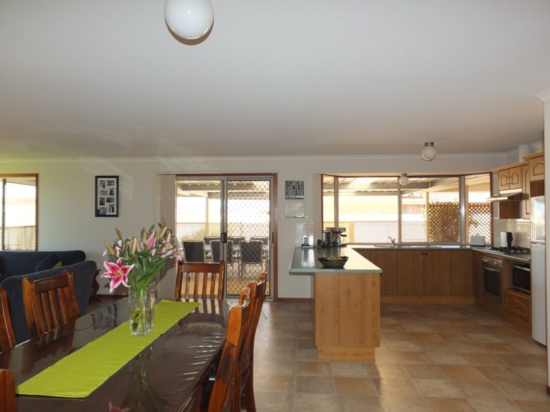 Photo - 10 Clarke Street, Wallaroo SA 5556 - Image 3