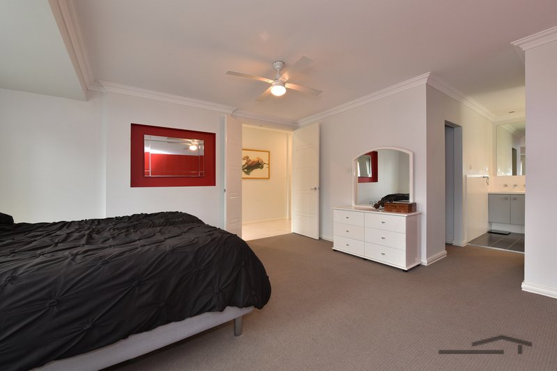 Photo - 10 Clarkstone Avenue, Cameron Park NSW 2285 - Image 5