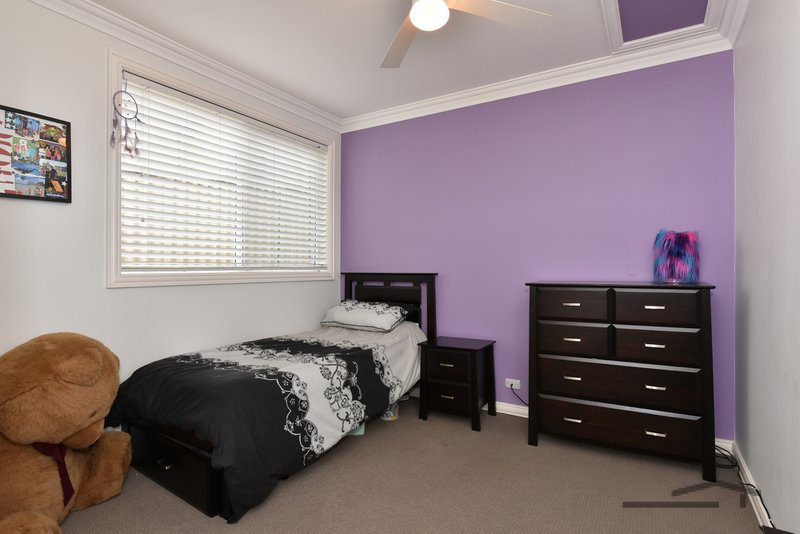 Photo - 10 Clarkstone Avenue, Cameron Park NSW 2285 - Image 10