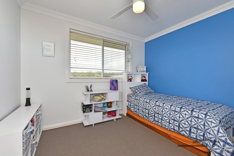 Photo - 10 Clarkstone Avenue, Cameron Park NSW 2285 - Image 12