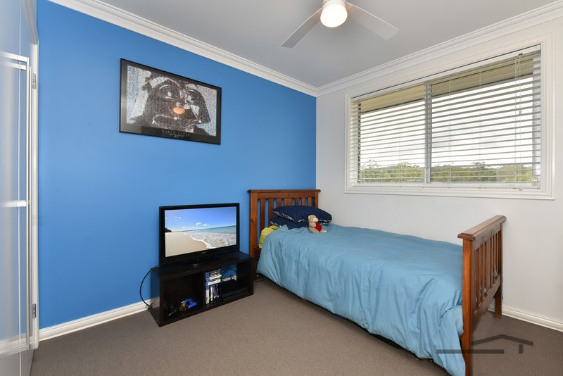 Photo - 10 Clarkstone Avenue, Cameron Park NSW 2285 - Image 13