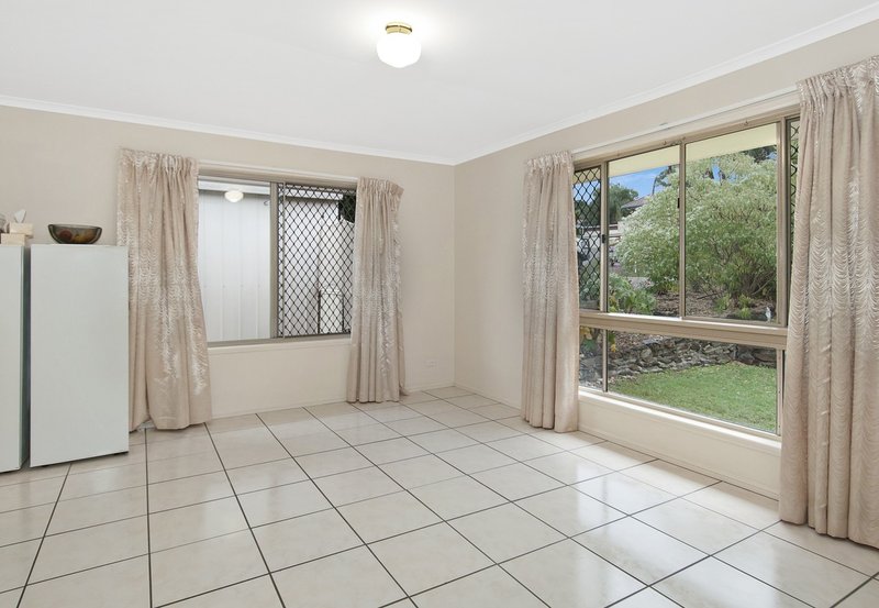 Photo - 10 Clayton Drive, Edens Landing QLD 4207 - Image 6