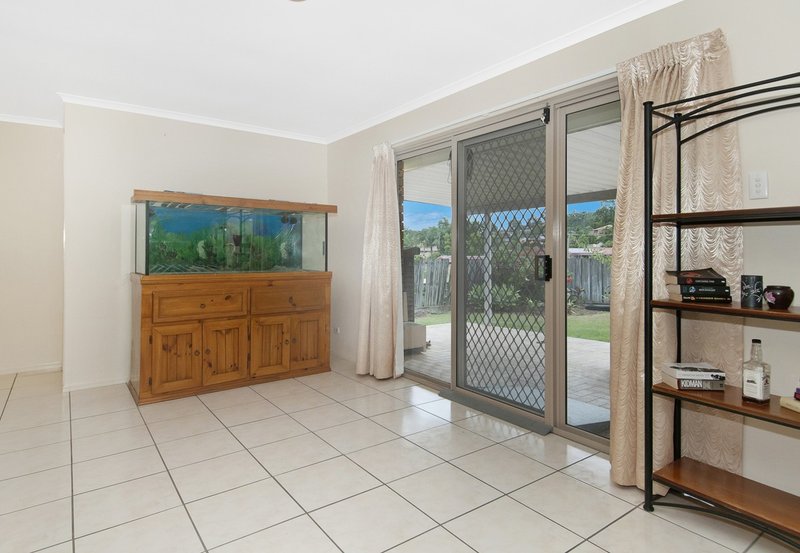 Photo - 10 Clayton Drive, Edens Landing QLD 4207 - Image 7