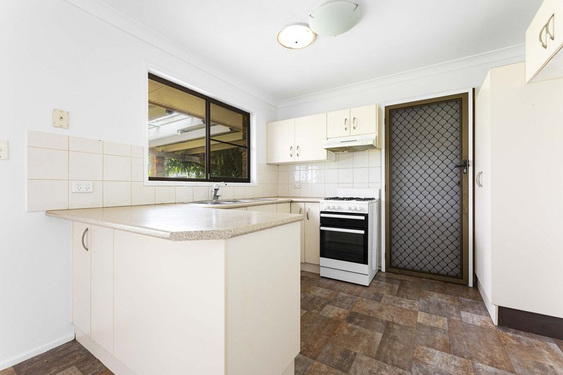 Photo - 10 Cloake Street, Rockville QLD 4350 - Image 5