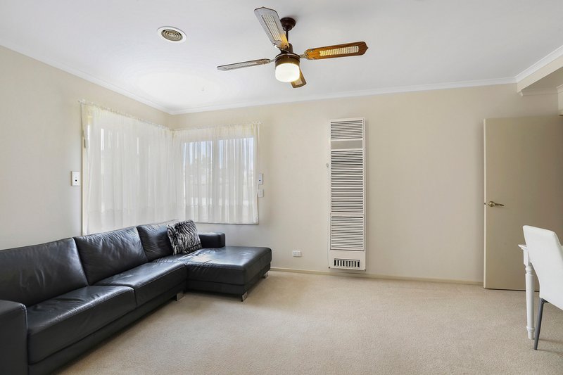 Photo - 10 Clover Street, Lara VIC 3212 - Image 4