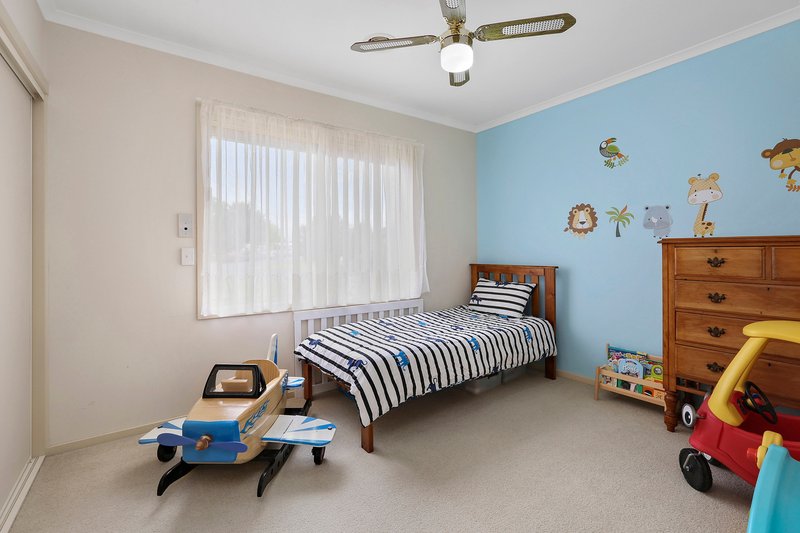 Photo - 10 Clover Street, Lara VIC 3212 - Image 6