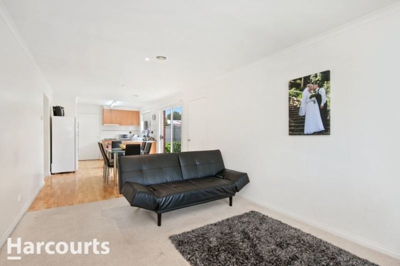 Photo - 10 Cluden Gardens, Sebastopol VIC 3356 - Image 4