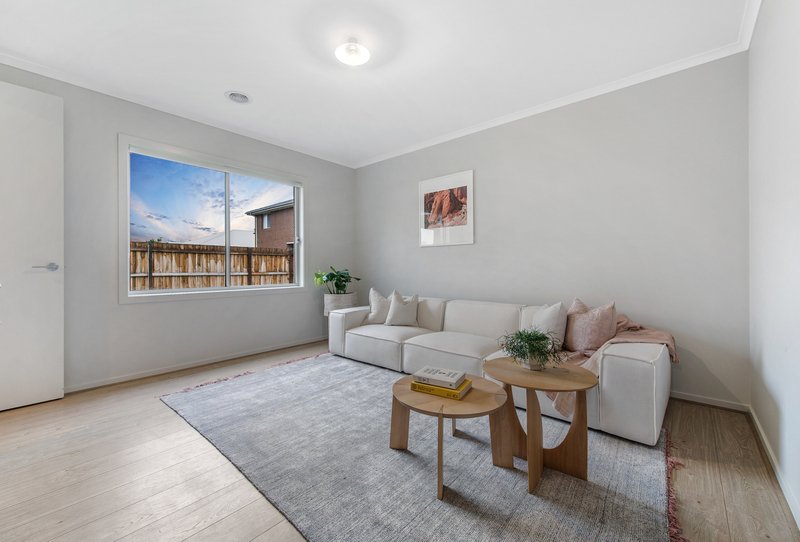 Photo - 10 Cobblefield Street, Aintree VIC 3336 - Image 13