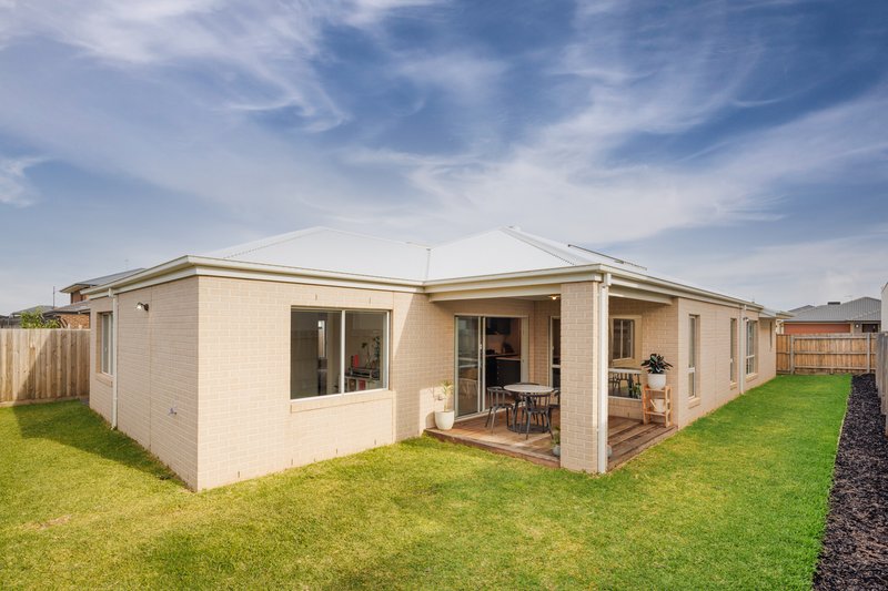 Photo - 10 Cobblefield Street, Aintree VIC 3336 - Image 19