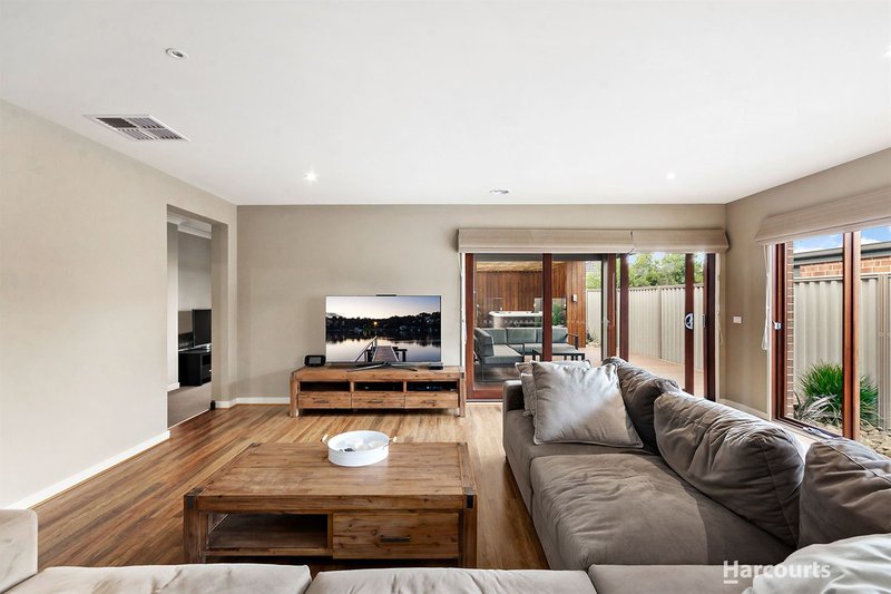 Photo - 10 Cockatoo Road, Pakenham VIC 3810 - Image 3