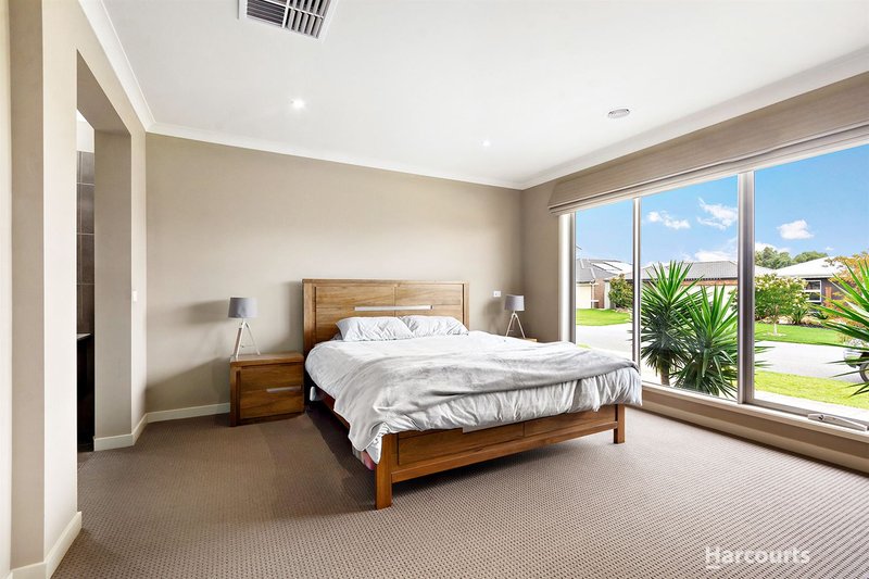 Photo - 10 Cockatoo Road, Pakenham VIC 3810 - Image 5