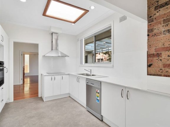 Photo - 10 Coleraine Avenue, Killarney Heights NSW 2087 - Image 2