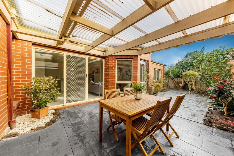 Photo - 10 College Way, Burwood VIC 3125 - Image 7