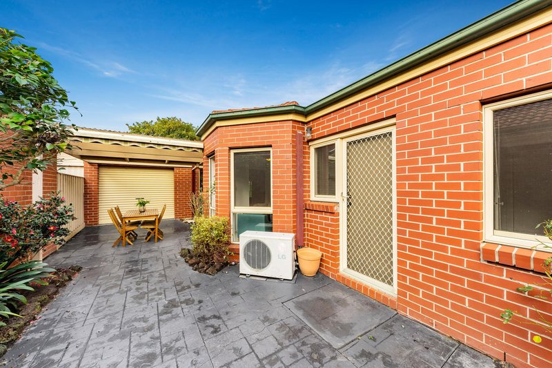 Photo - 10 College Way, Burwood VIC 3125 - Image 8