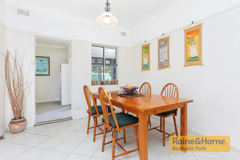 Photo - 10 Collier Avenue, Beverly Hills NSW 2209 - Image 4