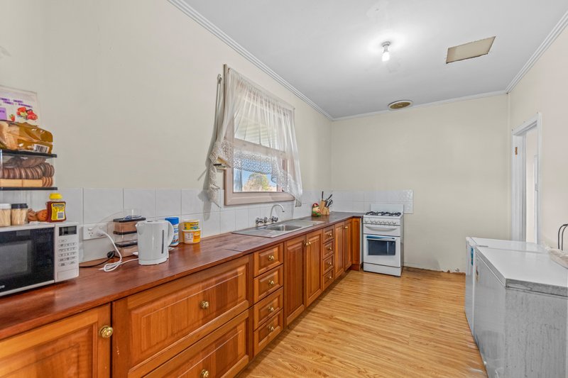 Photo - 10 Collins Street, Elizabeth Downs SA 5113 - Image 4