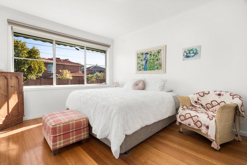 Photo - 10 Columbia Street, Oakleigh South VIC 3167 - Image 6