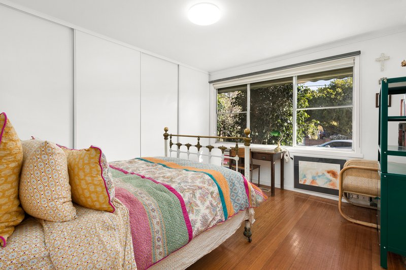 Photo - 10 Columbia Street, Oakleigh South VIC 3167 - Image 7