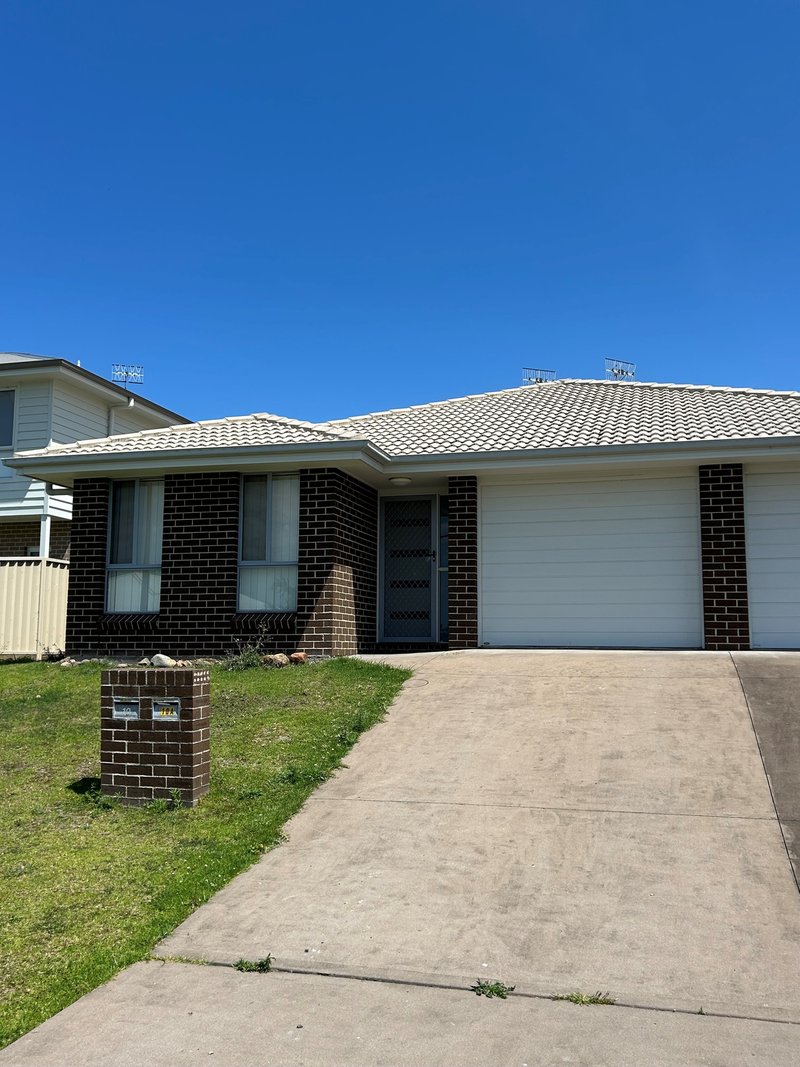 10 Como Avenue, Burrill Lake NSW 2539