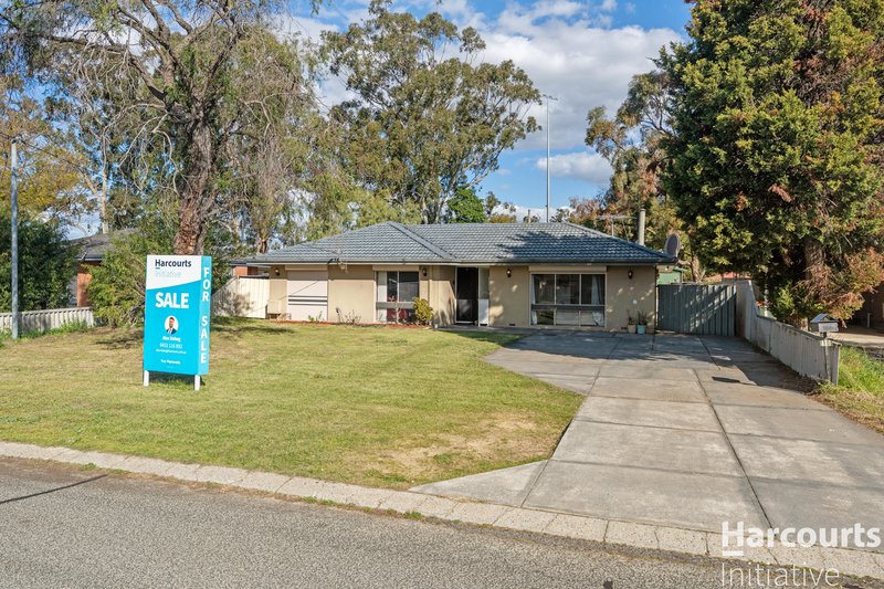 Photo - 10 Connell Way, Girrawheen WA 6064 - Image 3