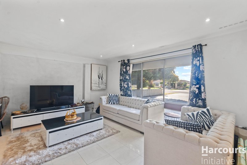 Photo - 10 Connell Way, Girrawheen WA 6064 - Image 4