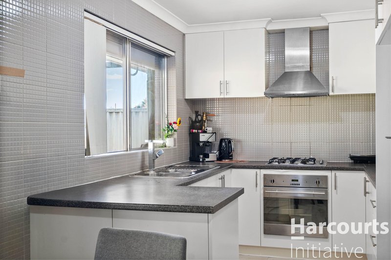 Photo - 10 Connell Way, Girrawheen WA 6064 - Image 9