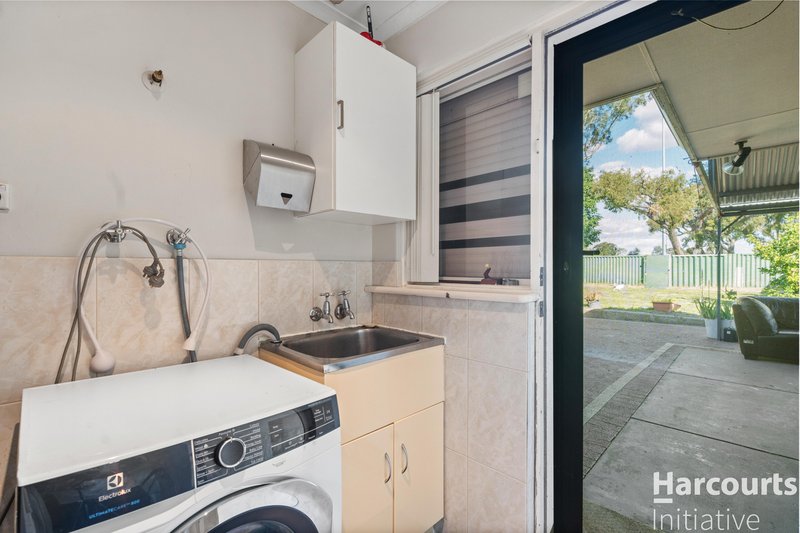 Photo - 10 Connell Way, Girrawheen WA 6064 - Image 17