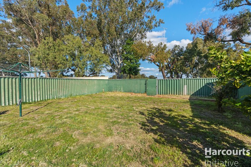 Photo - 10 Connell Way, Girrawheen WA 6064 - Image 24