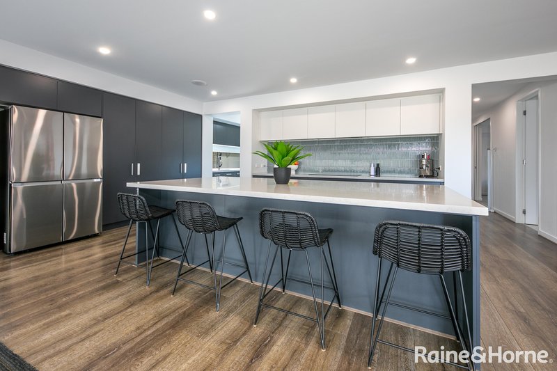 Photo - 10 Constance Way, New Gisborne VIC 3438 - Image 4
