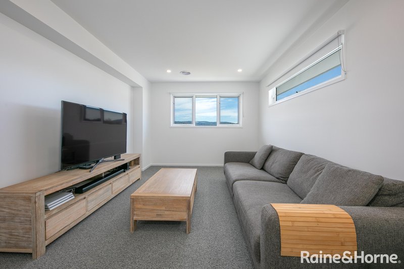 Photo - 10 Constance Way, New Gisborne VIC 3438 - Image 12