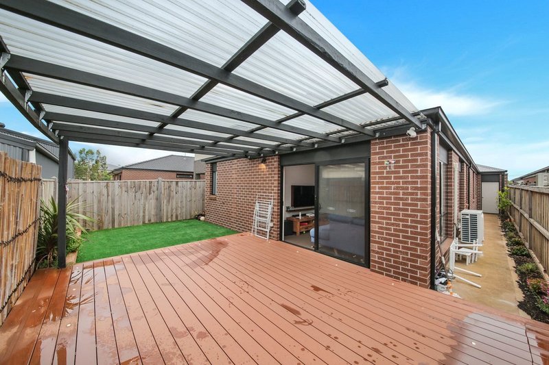 Photo - 10 Constantine Drive, Point Cook VIC 3030 - Image 4