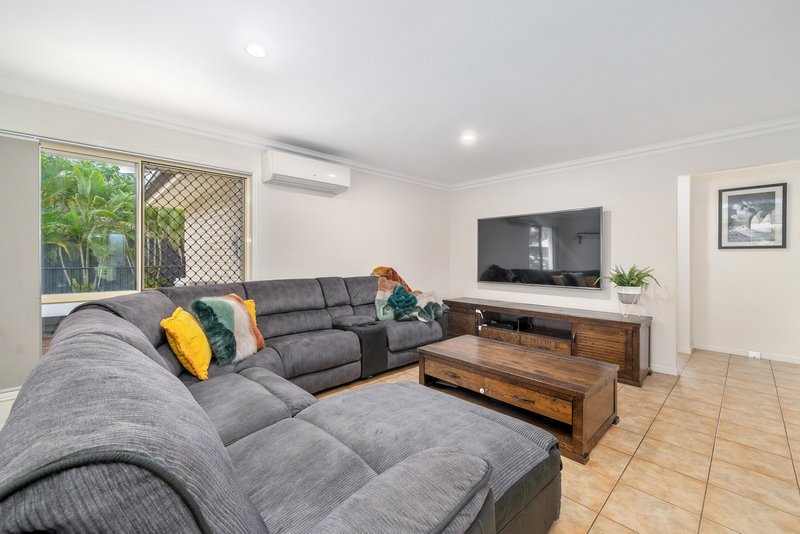 Photo - 10 Cooper Court, Murrumba Downs QLD 4503 - Image 6