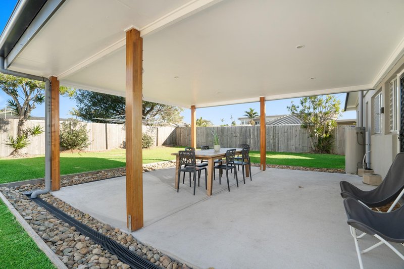 Photo - 10 Coora Cres , Currimundi QLD 4551 - Image 7