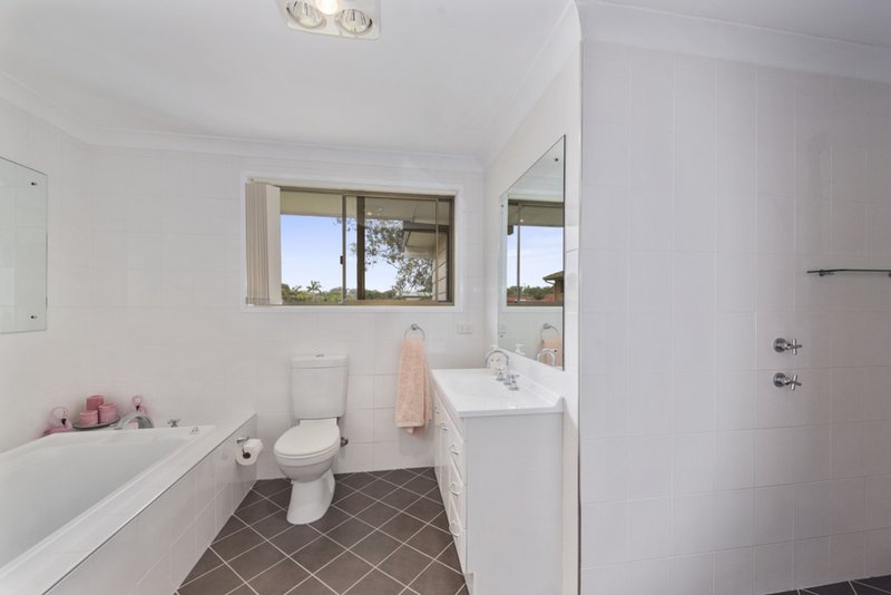 Photo - 10 Corambara Cres , Toormina NSW 2452 - Image 4