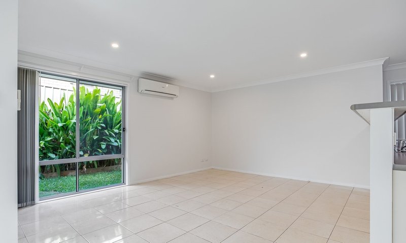 Photo - 10 Cordyline Street, North Lakes QLD 4509 - Image 5