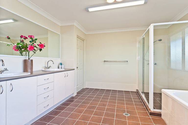 Photo - 10 Cordyline Street, North Lakes QLD 4509 - Image 11