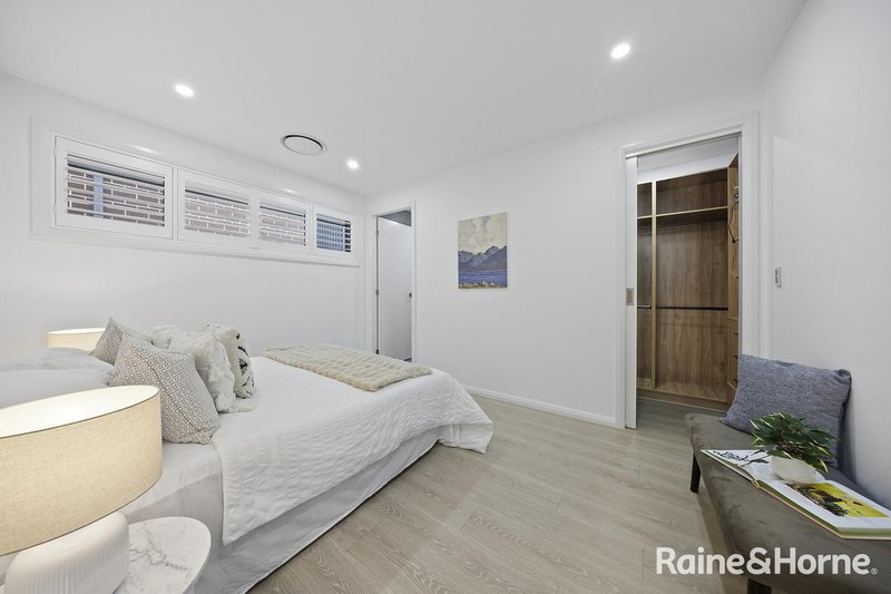 Photo - 10 Corella Avenue, Oran Park NSW 2570 - Image 5