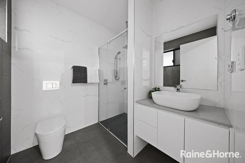 Photo - 10 Corella Avenue, Oran Park NSW 2570 - Image 6