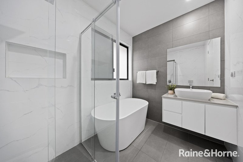 Photo - 10 Corella Avenue, Oran Park NSW 2570 - Image 8