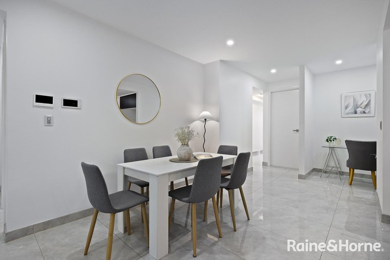 Photo - 10 Corella Avenue, Oran Park NSW 2570 - Image 10