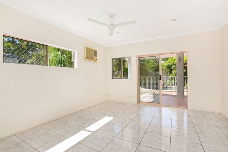 Photo - 10 Corinda Close, Trinity Beach QLD 4879 - Image 9