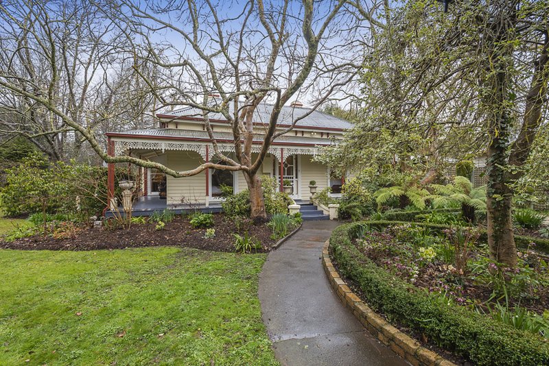 10 Corinella Road, Woodend VIC 3442