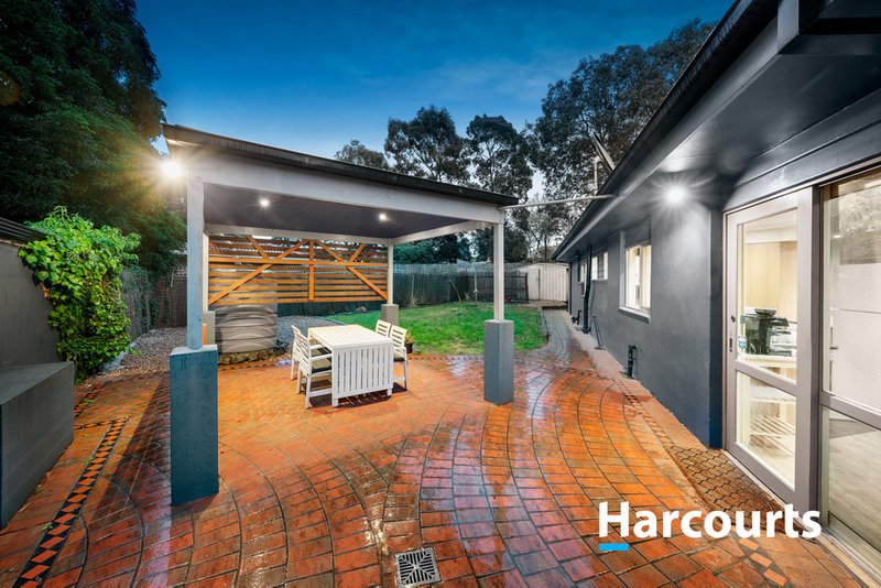 Photo - 10 Corinella Square, Wantirna VIC 3152 - Image 9