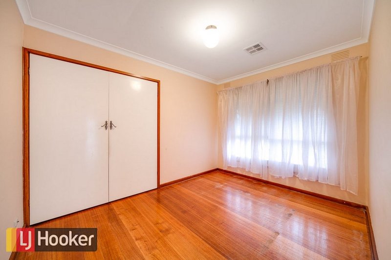 Photo - 10 Cornwall Ave , Keysborough VIC 3173 - Image 5