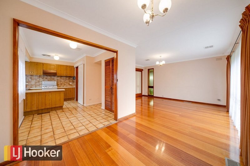 Photo - 10 Cornwall Ave , Keysborough VIC 3173 - Image 9