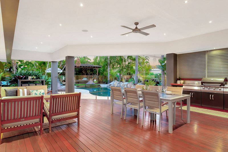 Photo - 10 Coronet Cr , Burleigh Waters QLD 4220 - Image 4